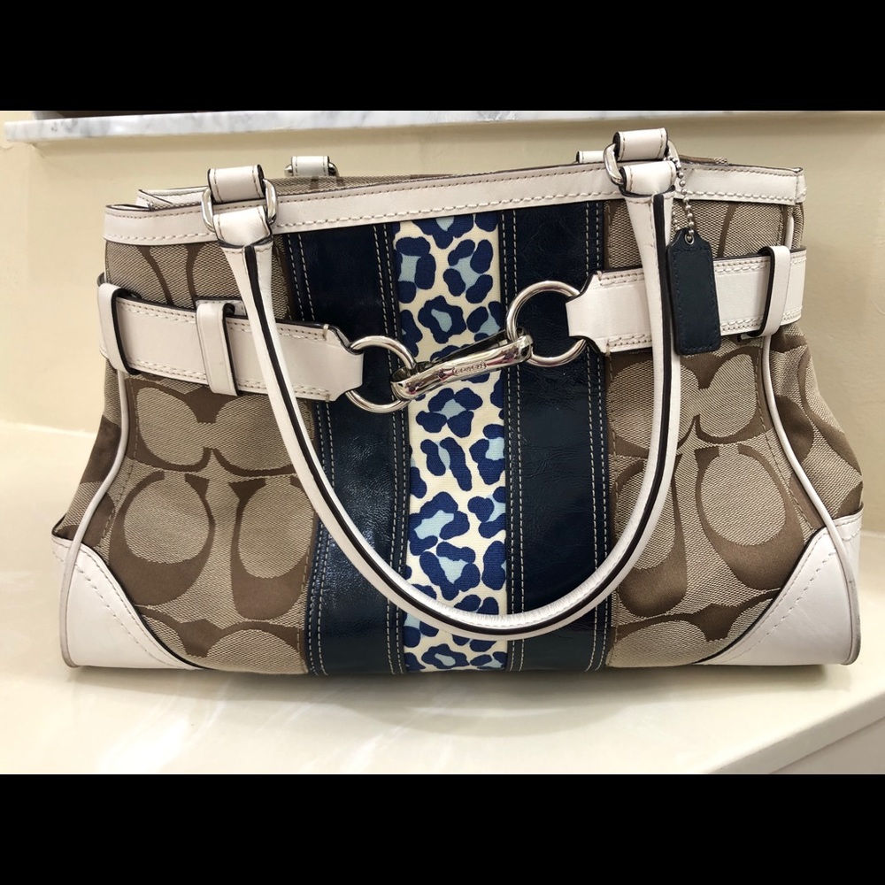 Handbag.